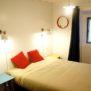 Basic Kamer met een King Size Bed